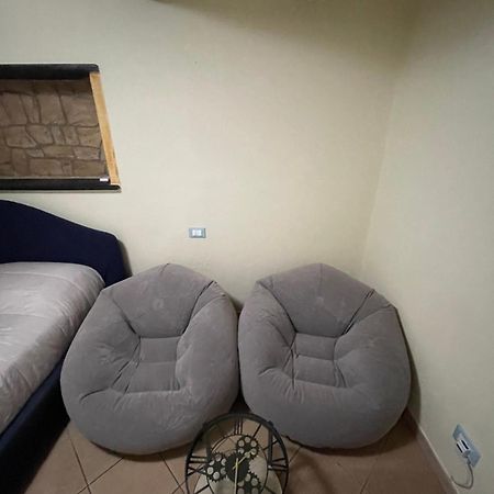 Bilocale Arredato Sestri Ponente Appartement Genua Buitenkant foto