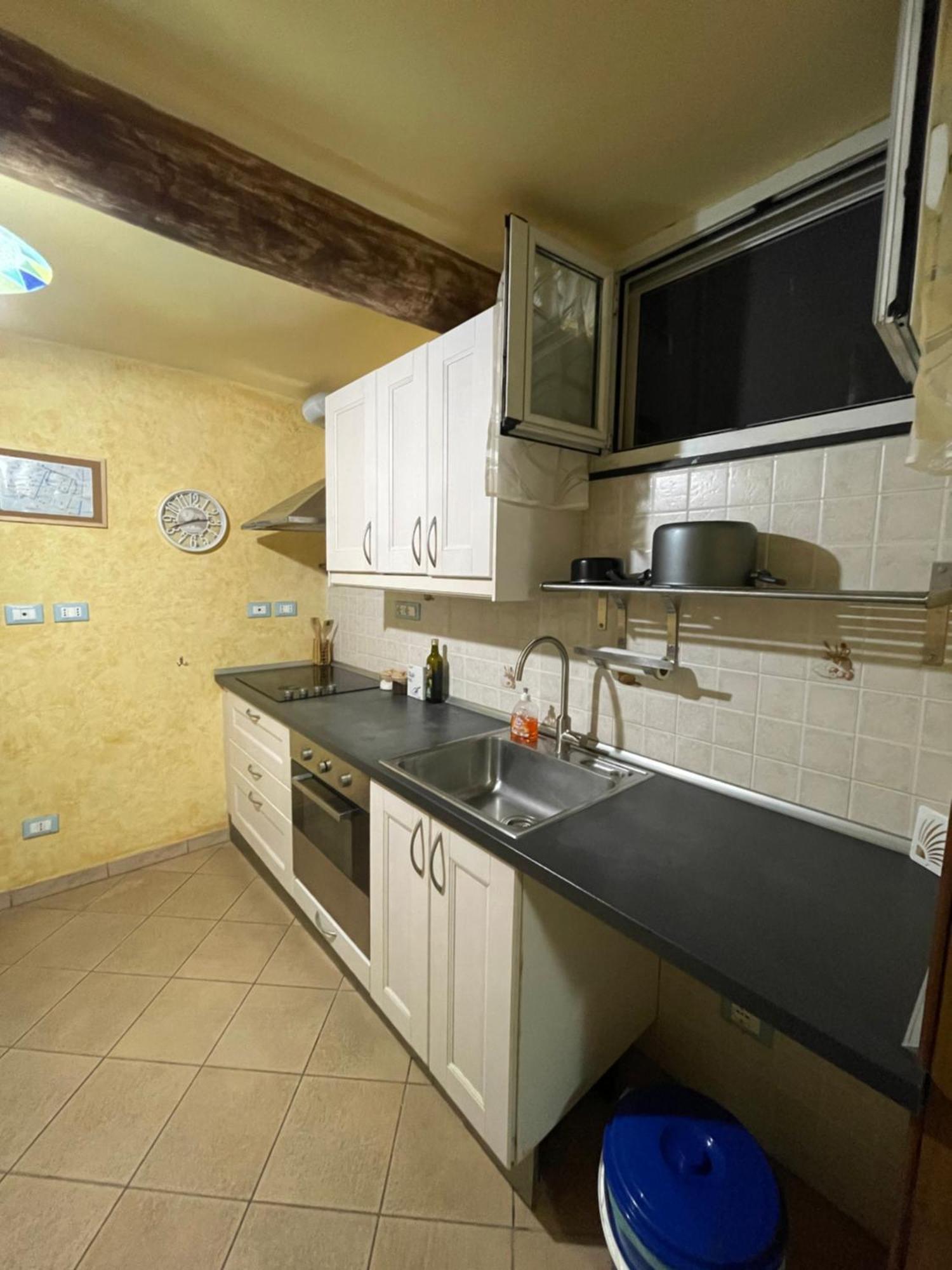 Bilocale Arredato Sestri Ponente Appartement Genua Buitenkant foto